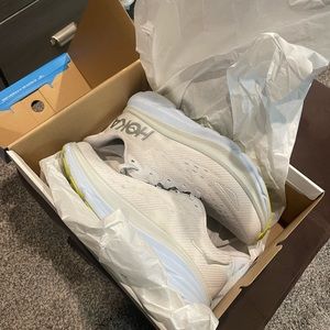 BRAND NEW hoka running shoes- worn only once
